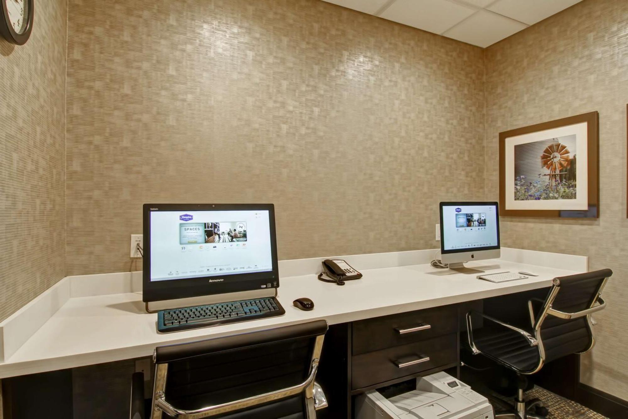 Hampton Inn & Suites By Hilton Saskatoon Airport Buitenkant foto