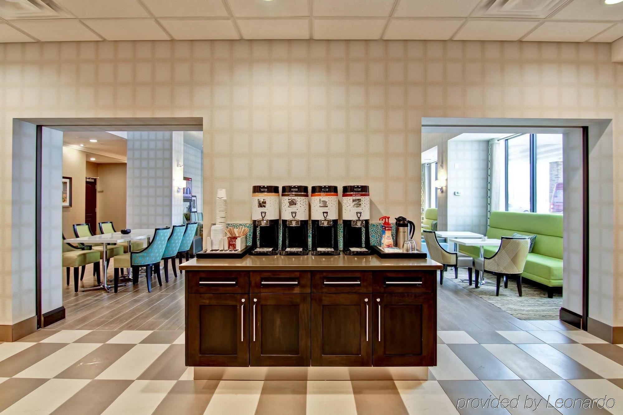 Hampton Inn & Suites By Hilton Saskatoon Airport Buitenkant foto